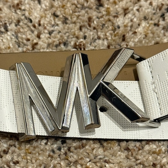 MICHAEL Michael Kors Women’s White Textured Leather Belt Large Silver MK Logo S main image 7
